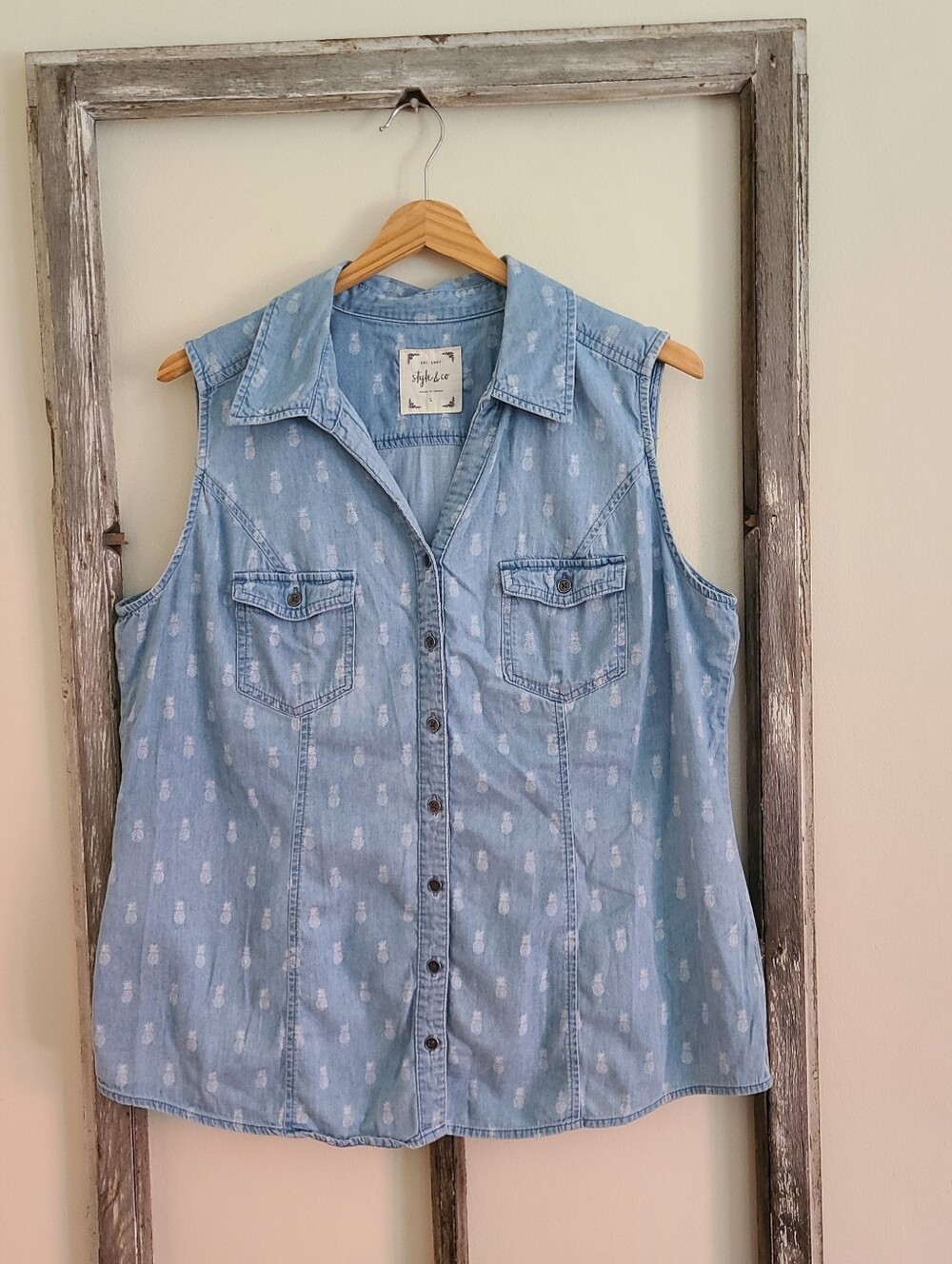 Style & Co Sleeveless Button Down Collared Light Denim Fabric Top Sz L